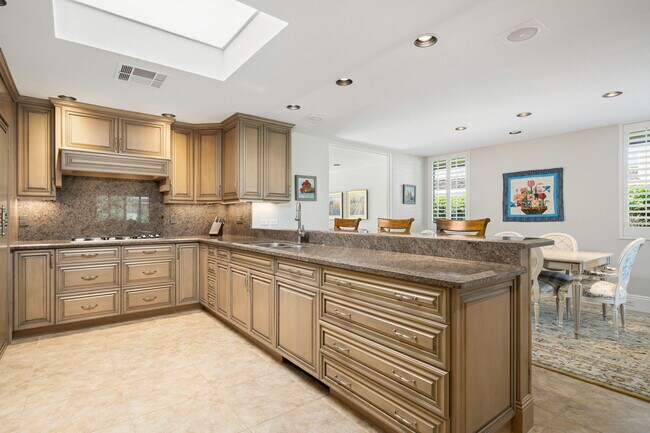 Building Photo - 6 Oxford Ct