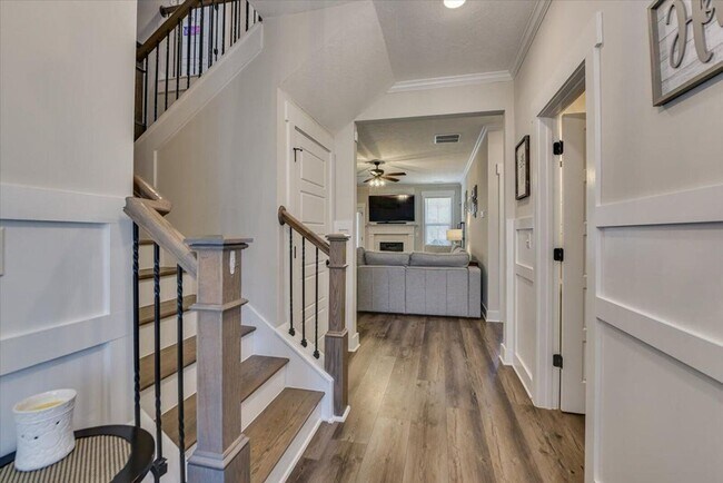 Building Photo - 2636 Laurens St