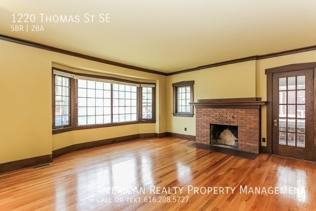 Building Photo - 1220 Thomas St SE