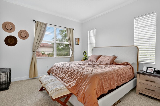 Building Photo - 6012 NW 116th Dr