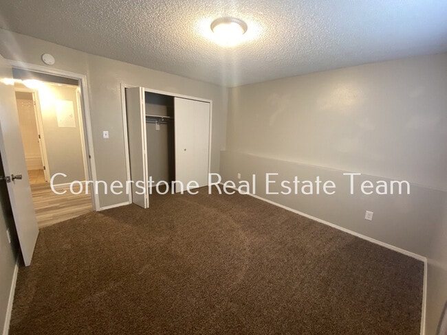 Building Photo - 2627 E Uintah St