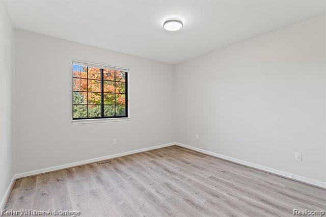 Building Photo - 27300 Sandy Hill Ln
