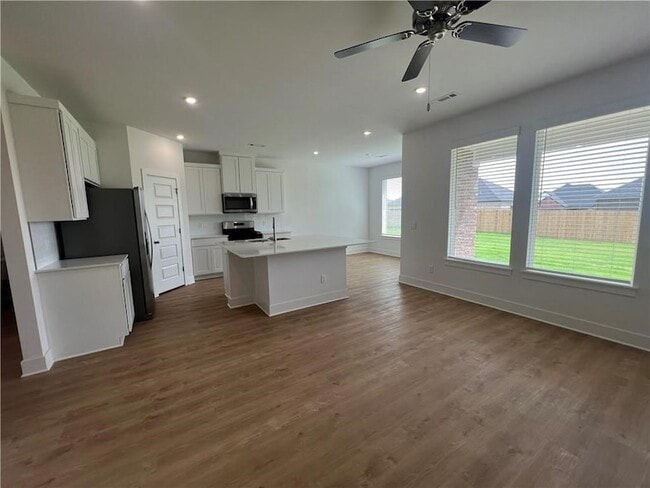 Building Photo - 1910 Hahn St