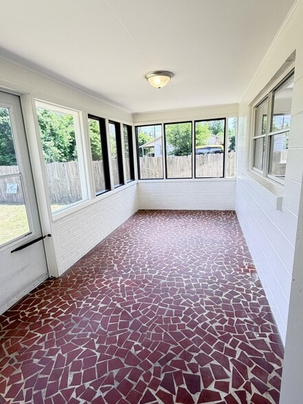 Building Photo - 2641 FL-73