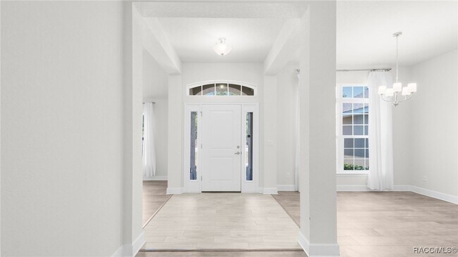 Building Photo - 23 Lone Pine St