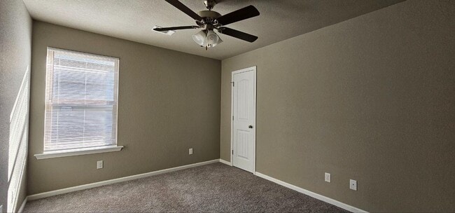 Building Photo - 4 Santiago Dr