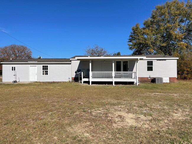 Building Photo - 4 BED, 2 BATH LOCATED IN JACKSON SPRINGS