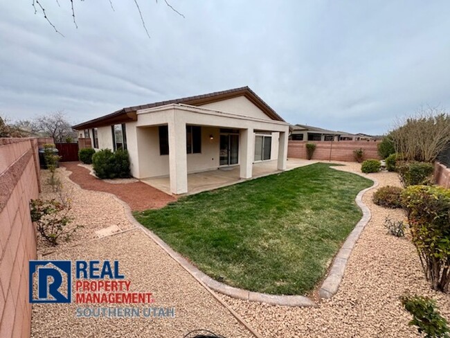 Building Photo - Beautiful Home in Coral Canyon