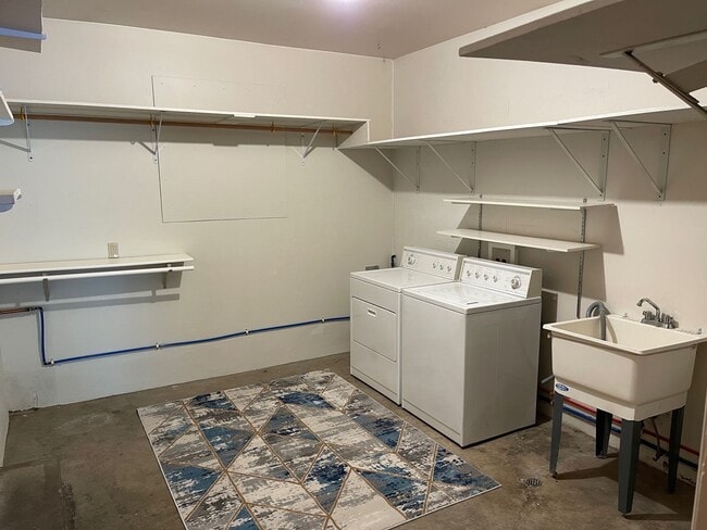 Building Photo - Johnson Duplex Apartments