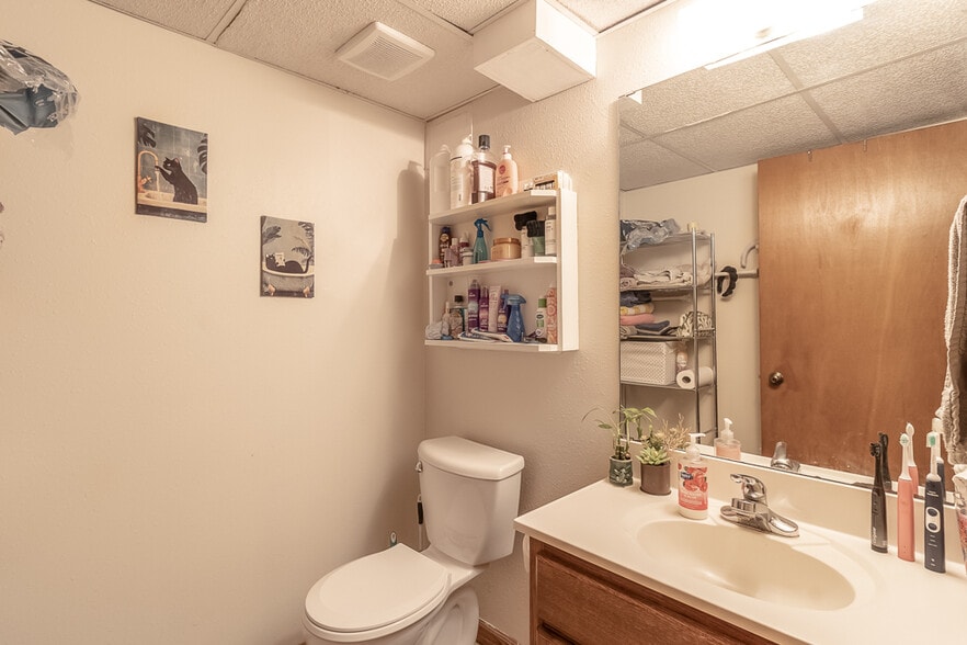 Building Photo - 119 E Welcome Ave