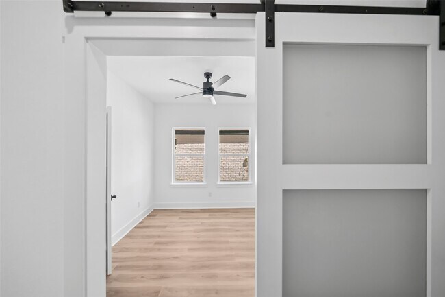 Building Photo - 23 Presidio Rd