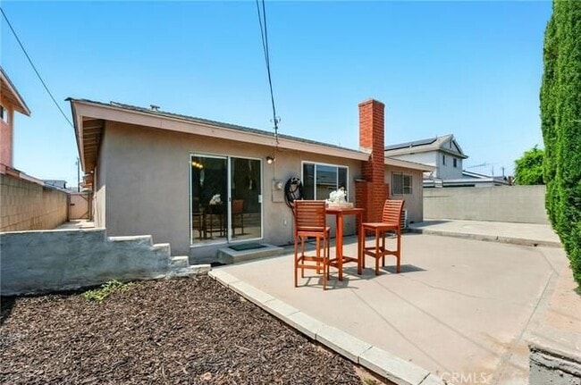 Building Photo - 413 E Bradrick Dr