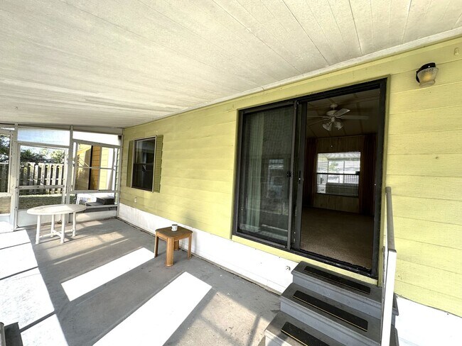 Building Photo - FIRST MONTH RENT FREE! Cute and Quiet 2/2 in N. Ft. Myers