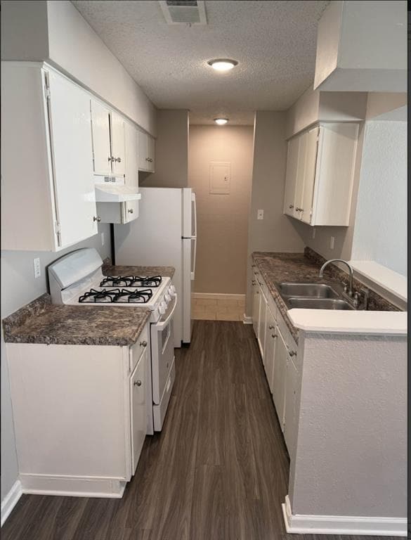 Building Photo - 6815 Blue Dawn Trail