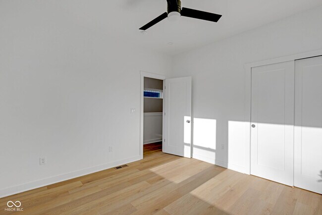 Building Photo - 1025 Churchman Ave