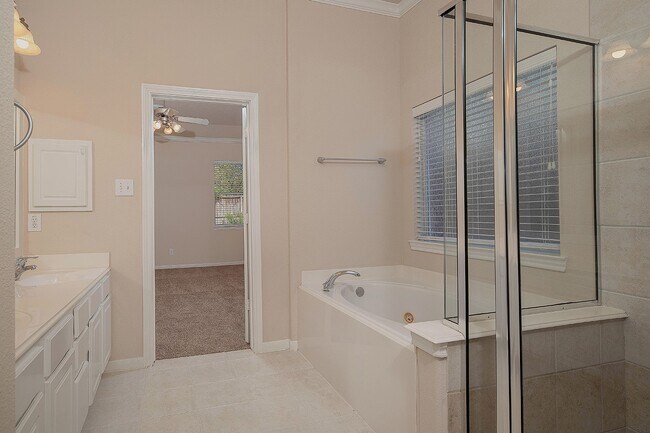 Building Photo - 47 N Spinning Wheel Cir