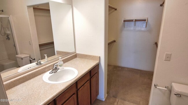 Building Photo - 2155 E Calle Gran Desierto