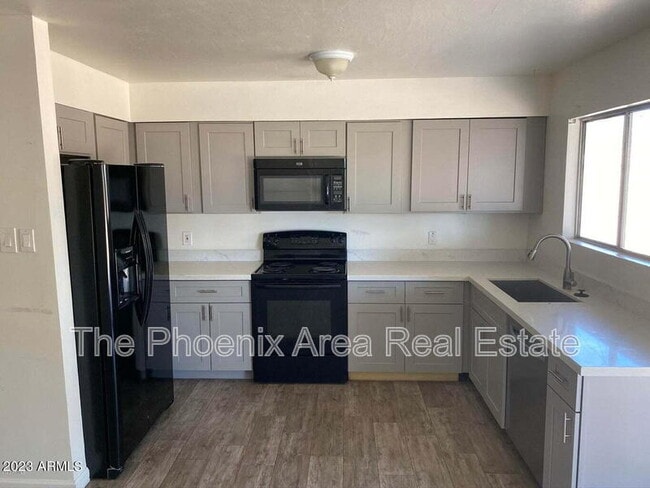 Building Photo - 303 W Mesquite St