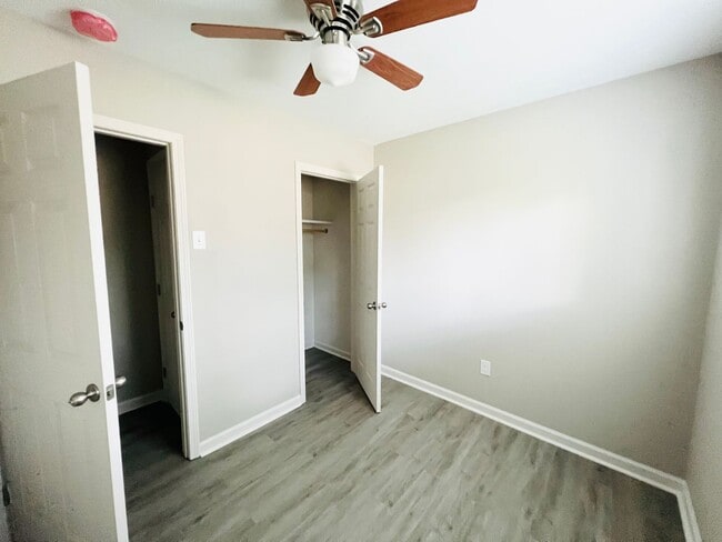 Building Photo - 7440 Bomer Dr