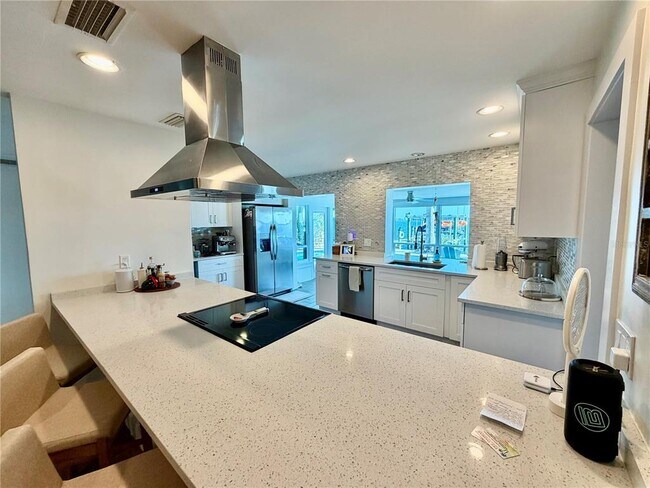 Building Photo - 980 Boca Ciega Isle Dr