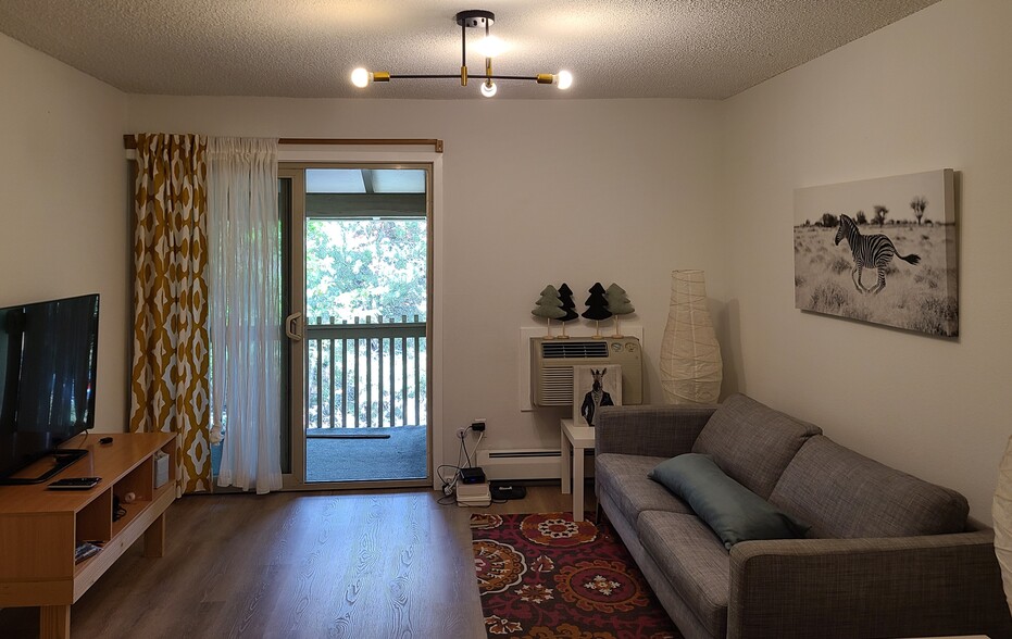 Living room - 2707 Valmont Rd #307A