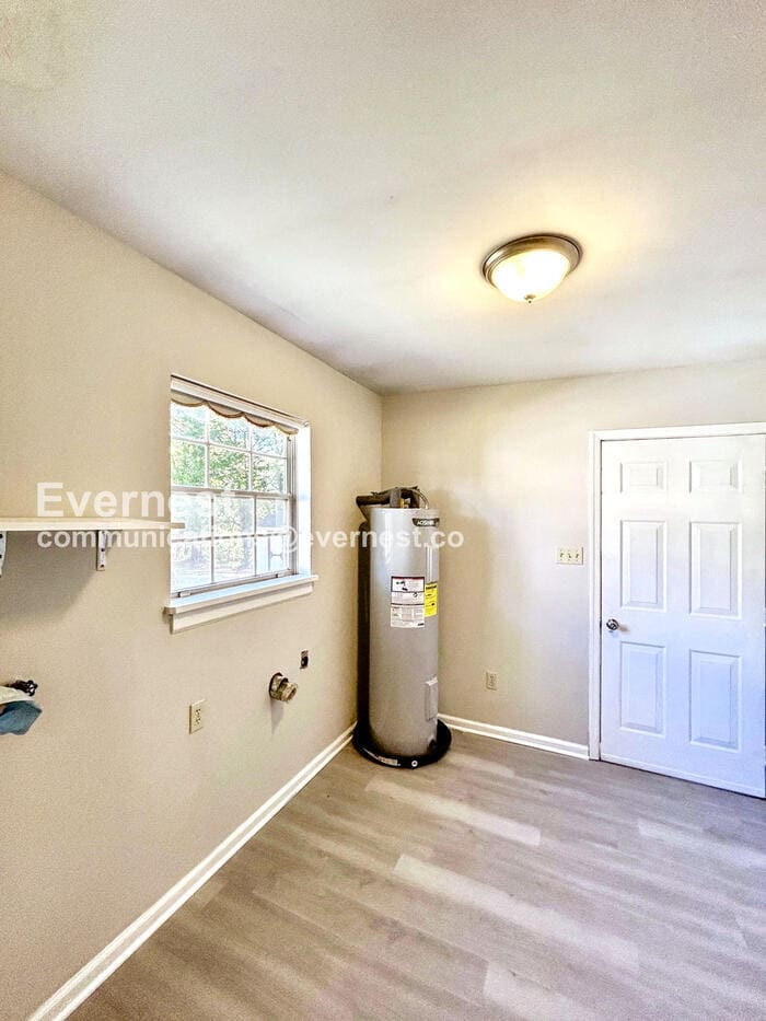 Building Photo - 4609 Hillbrook Ave