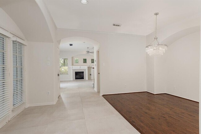 Building Photo - 22 Middle Gate Pl