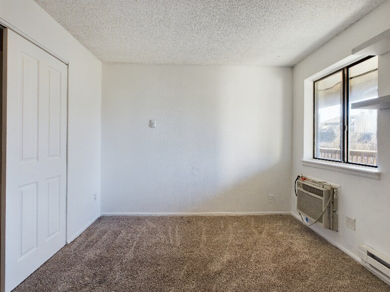 Building Photo - 14720 E Kentucky Dr