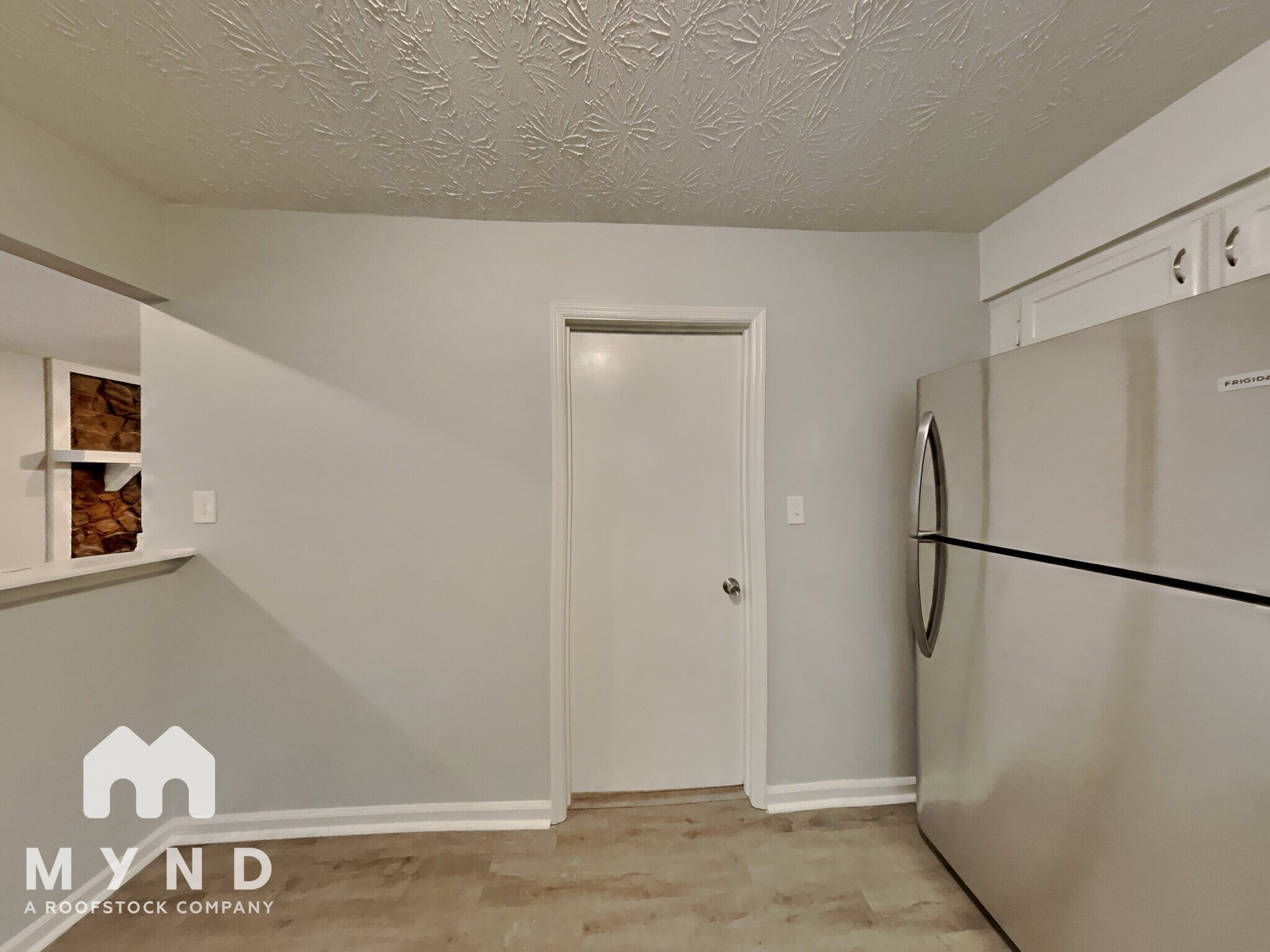 Building Photo - 9274 River Chase Way