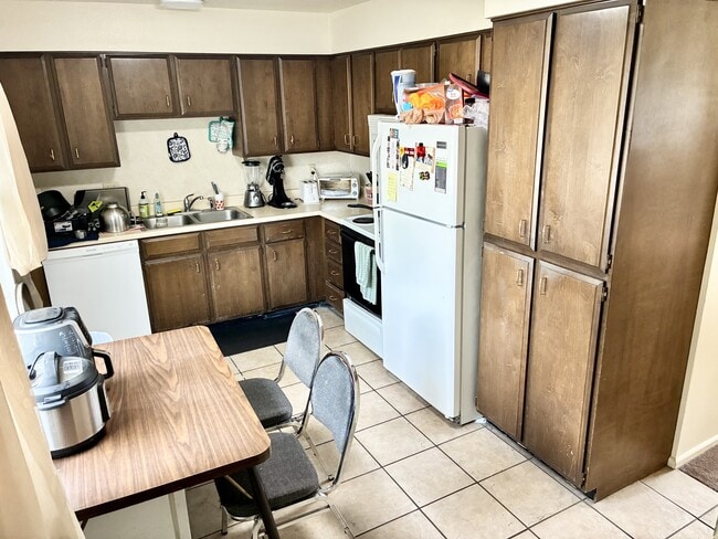 Building Photo - 1850 N 840 W