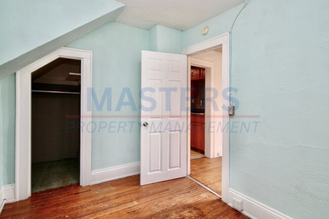 Building Photo - 2563 Foraker Ave