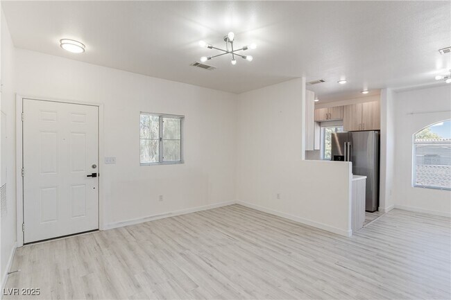 Building Photo - 1301 Red Gable Ln