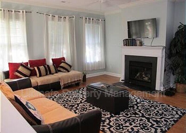 Building Photo - 618 S 3rd St