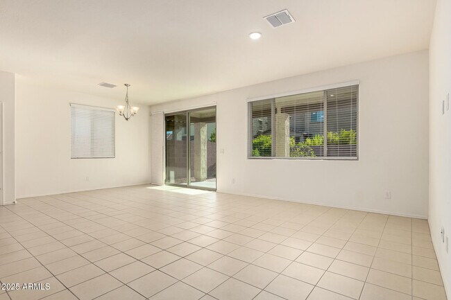 Building Photo - 7046 N 84th Dr