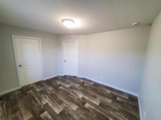 Building Photo - 25 Bluebird Hill Dr