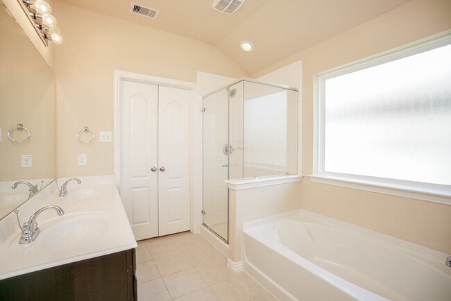 Building Photo - 26519 Grey Sparrow Dr