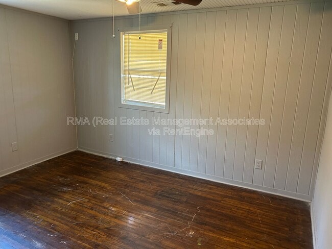 Building Photo - 740 E Chappell St