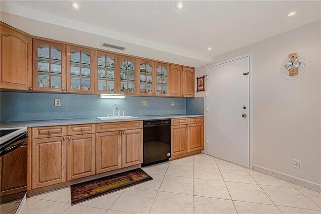 Building Photo - 1600 S Ocean Dr