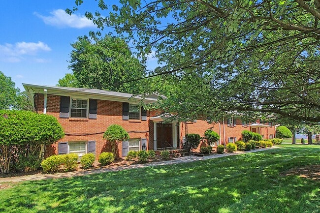 Building Photo - 1 bedroom Condo in Cotswold