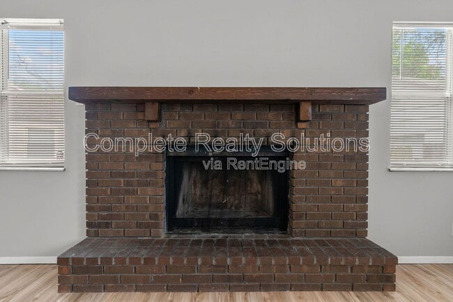Building Photo - 7563 Haywood Dr