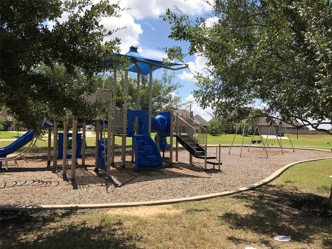 Building Photo - 31811 Dunham Lake Dr