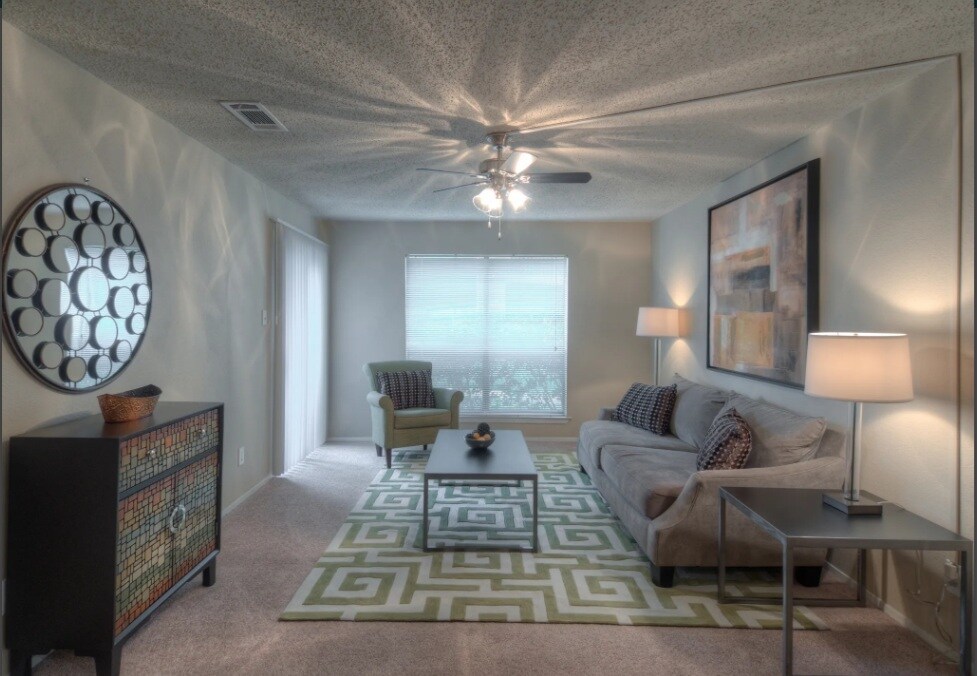 Building Photo - 8524 Burnet Rd