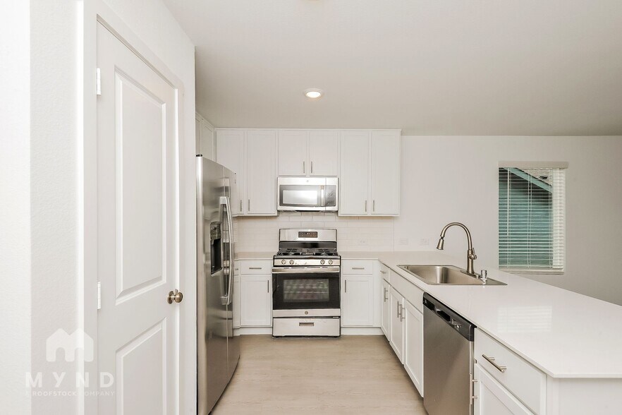 Building Photo - 2764 Mistwood Dr