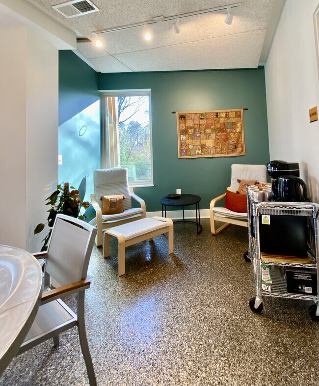 Building Photo - 610 Trent Dr