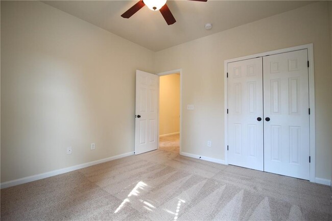 Building Photo - 13294 Kemper Rd
