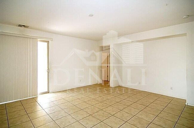 Building Photo - 9237 W Milkweed Loop