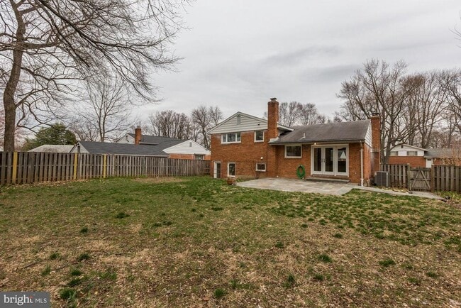 Building Photo - 9718 Holmhurst Rd