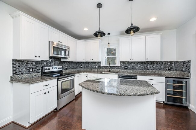 Building Photo - Beautiful Northside RVA Home-Move In Ready