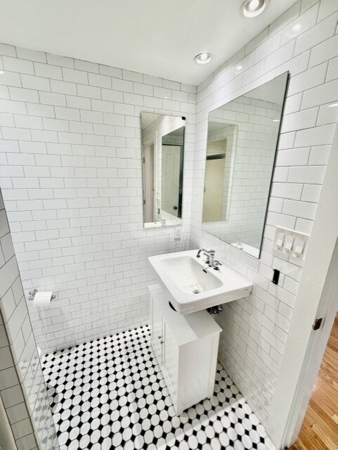 Building Photo - 11 Thacher Ct