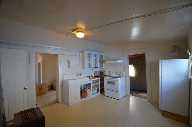 Building Photo - Historic Home, Downtown Breck! Pets negotiable!